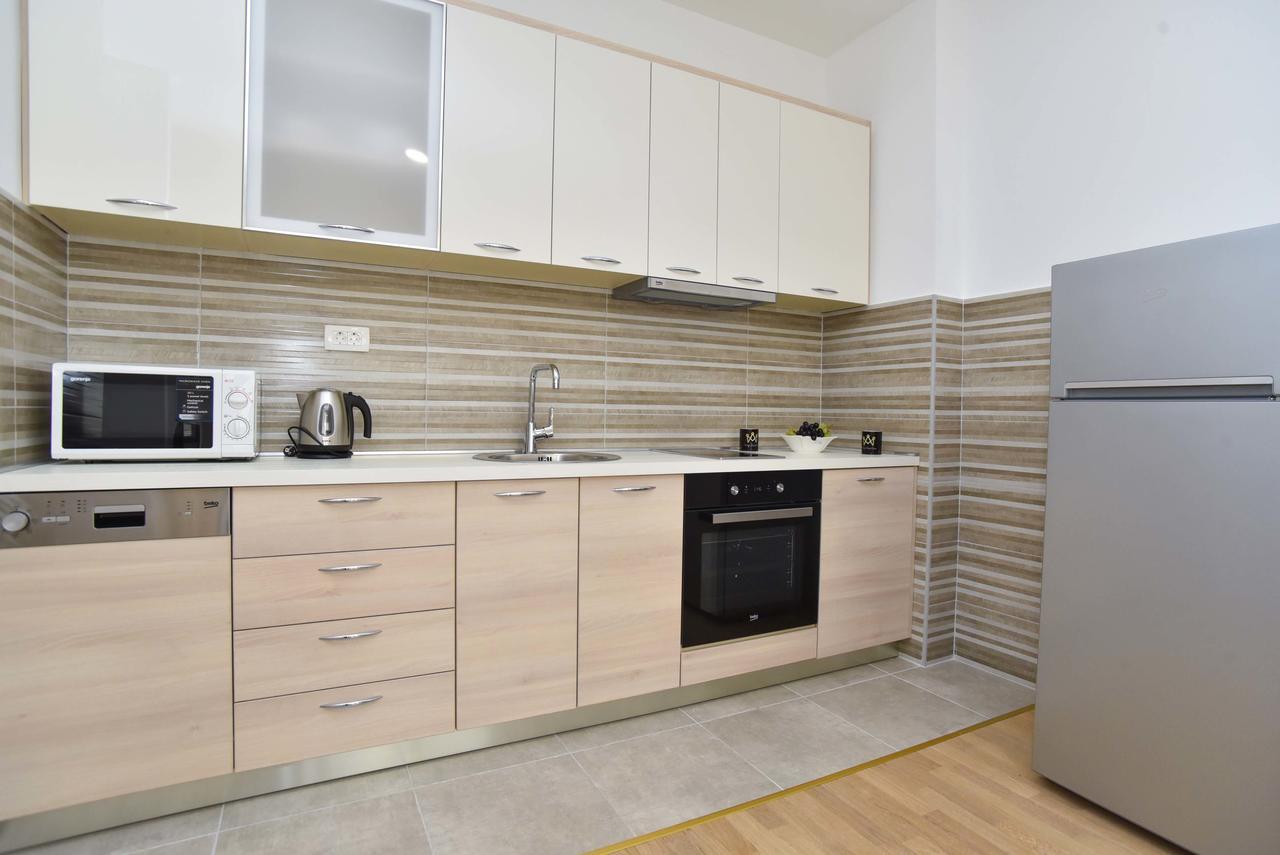 Victoria South Side Apartment *